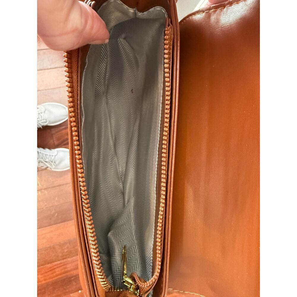 Buttery Soft Brown Faux Leather. High Fashion Look for Less. Crossbody NWOT - Picture 3 of 6